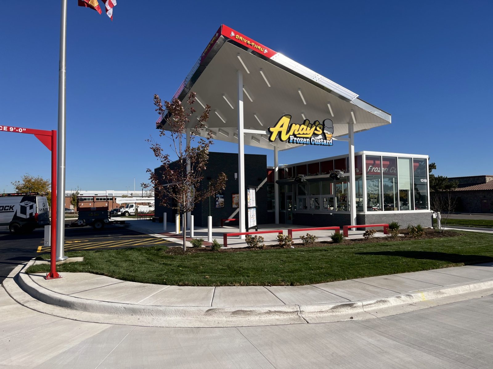 Andy’s Frozen Custard storefront and outdoor ordering area.